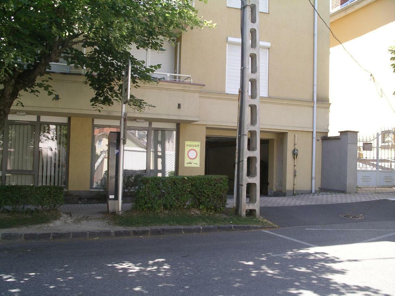 Centrum 2 Apartmanok Hévíz Exterior foto